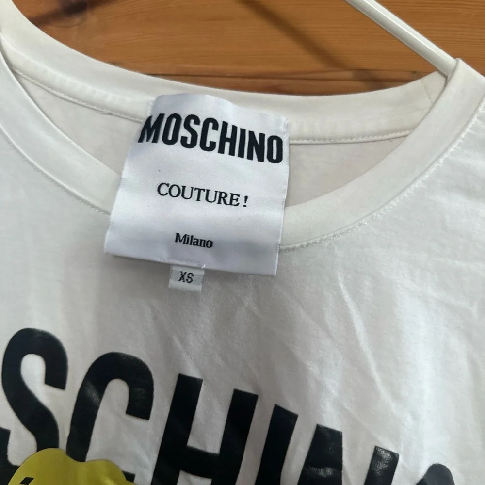 Moschino-Sz S oversized “ This is not a Moschino toy” teddy tee - Picture 2 of 3